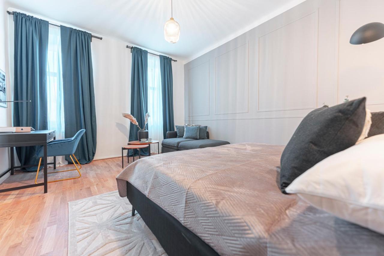 City Appartement Wagram Am Hauptbahnhof Sankt Poelten Esterno foto