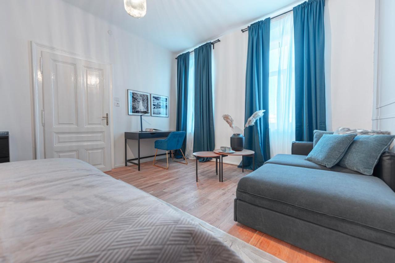 City Appartement Wagram Am Hauptbahnhof Sankt Poelten Esterno foto