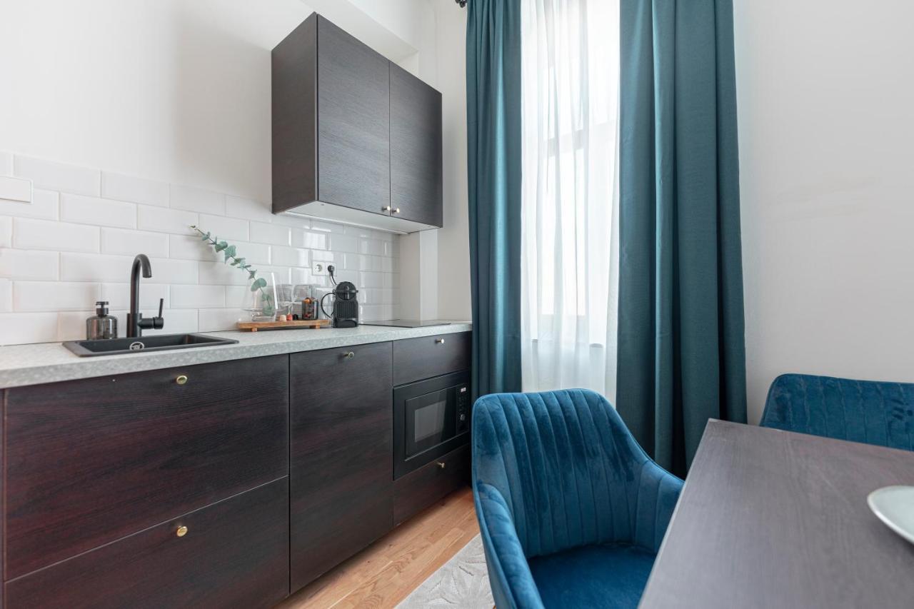 City Appartement Wagram Am Hauptbahnhof Sankt Poelten Esterno foto