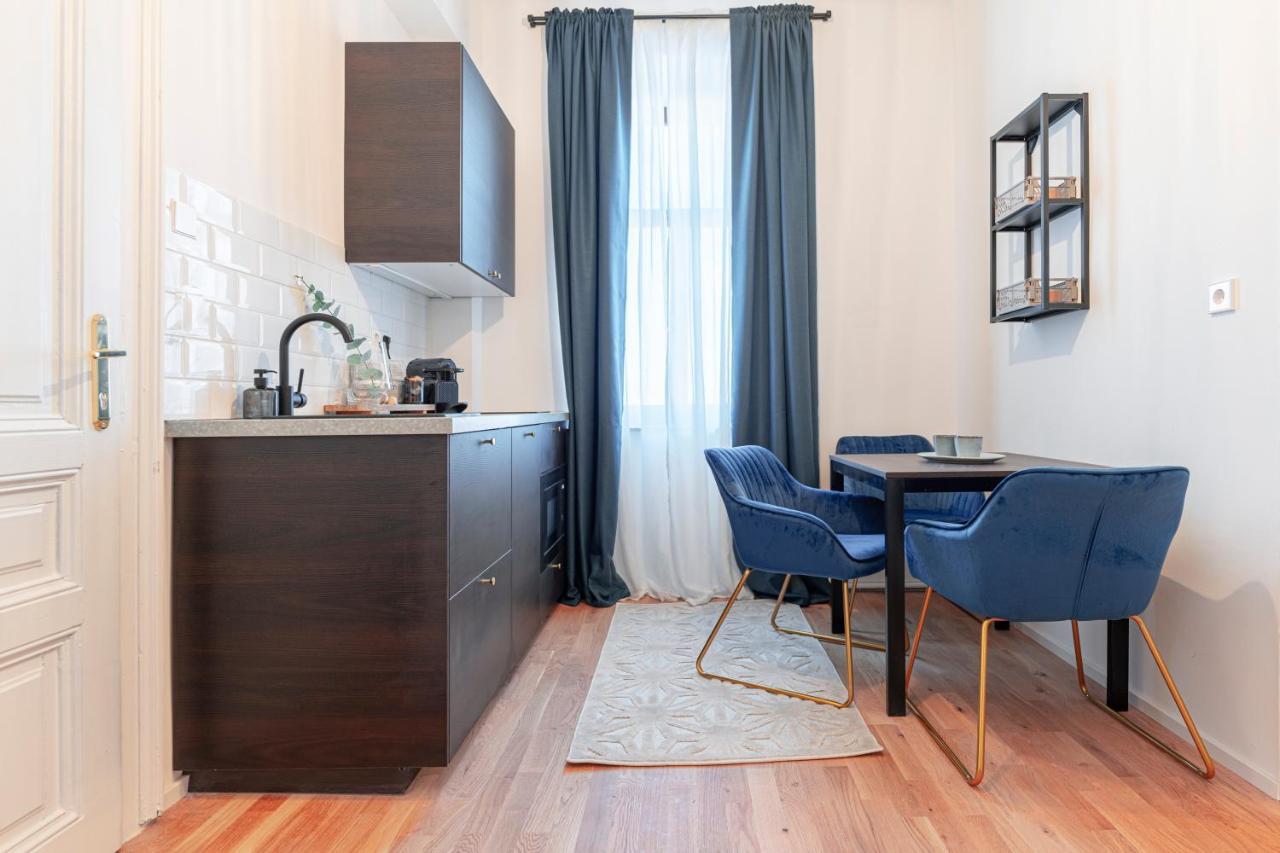 City Appartement Wagram Am Hauptbahnhof Sankt Poelten Esterno foto