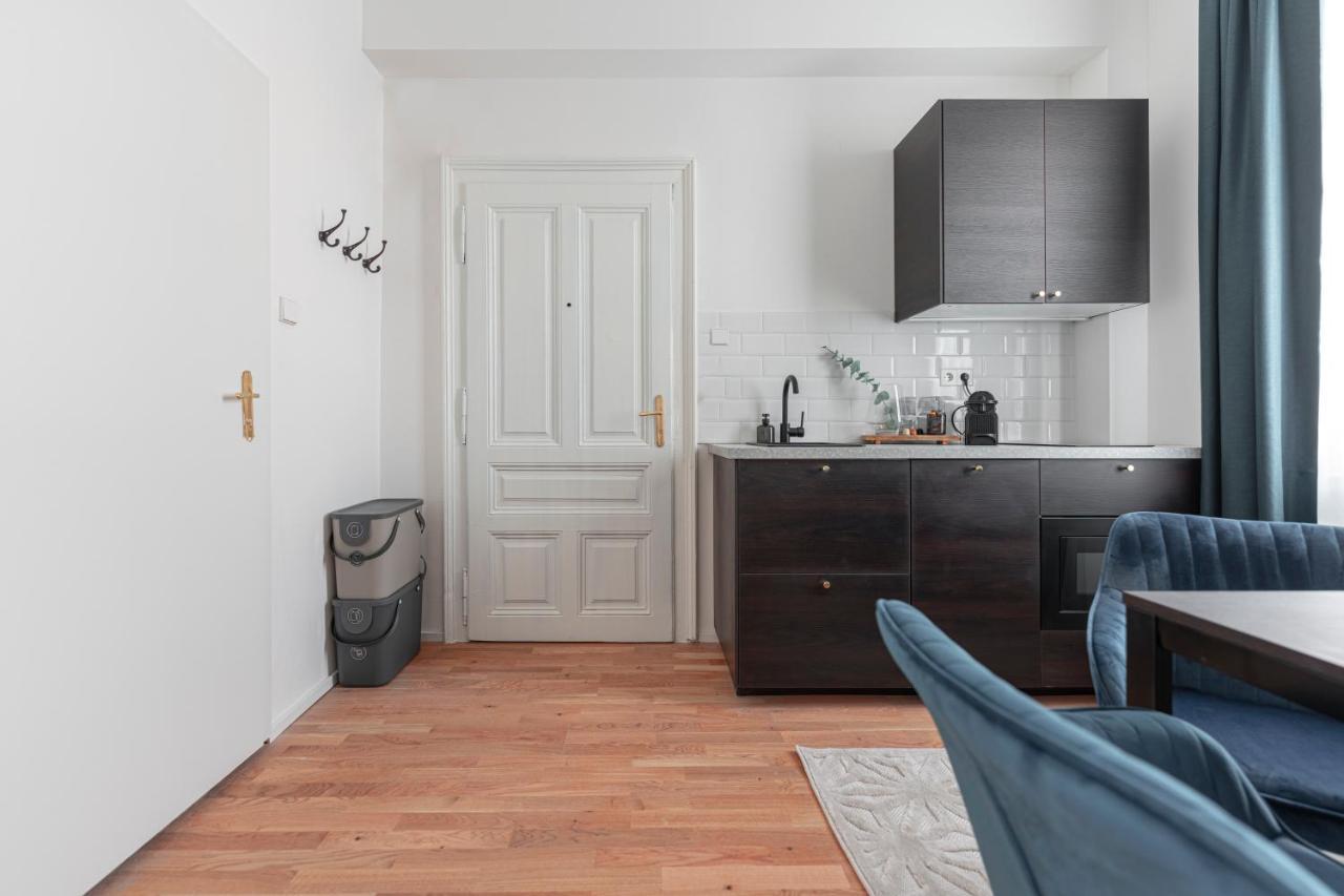 City Appartement Wagram Am Hauptbahnhof Sankt Poelten Esterno foto